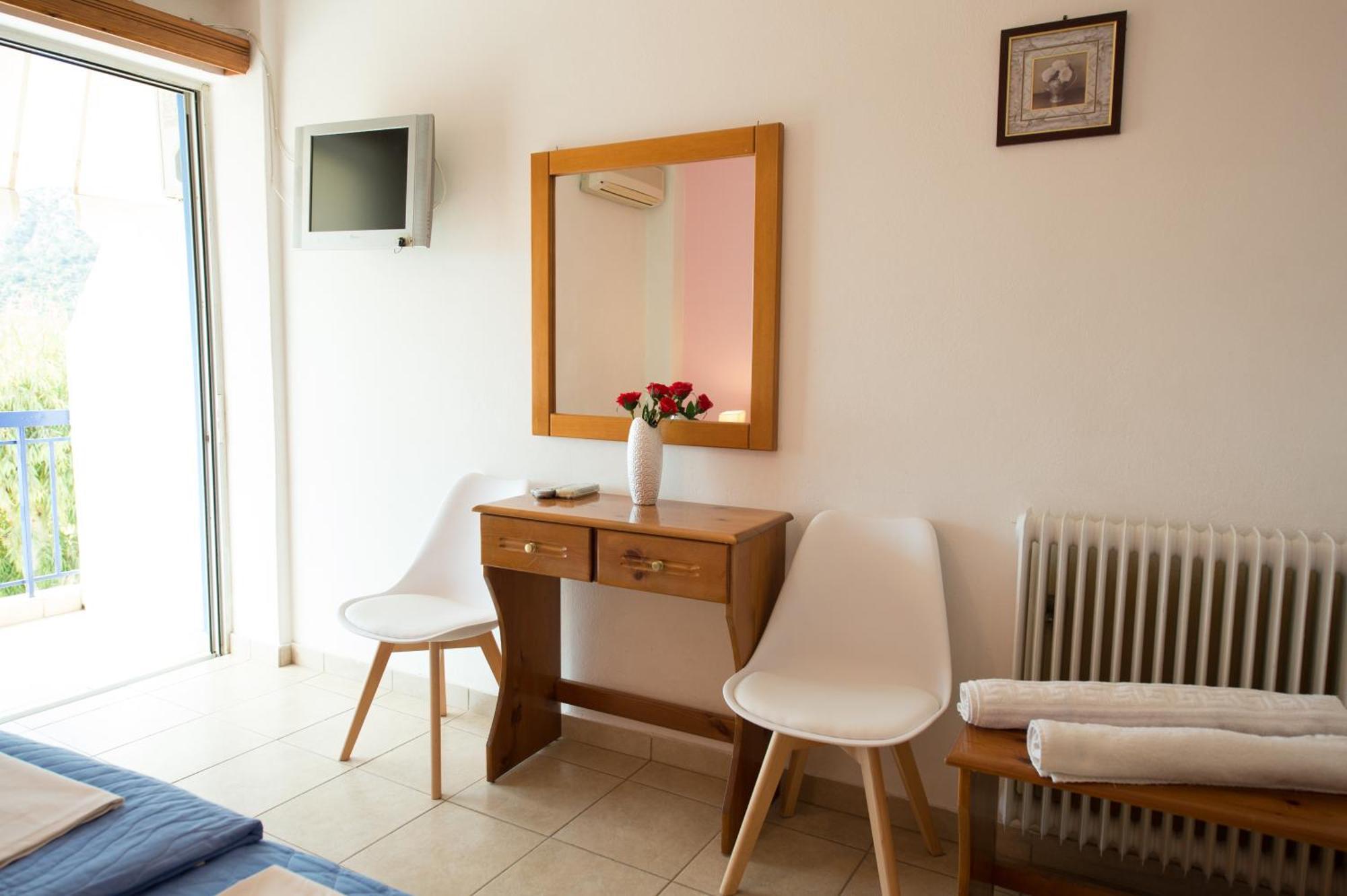 Hotel Avra ネア・エピダヴロス エクステリア 写真