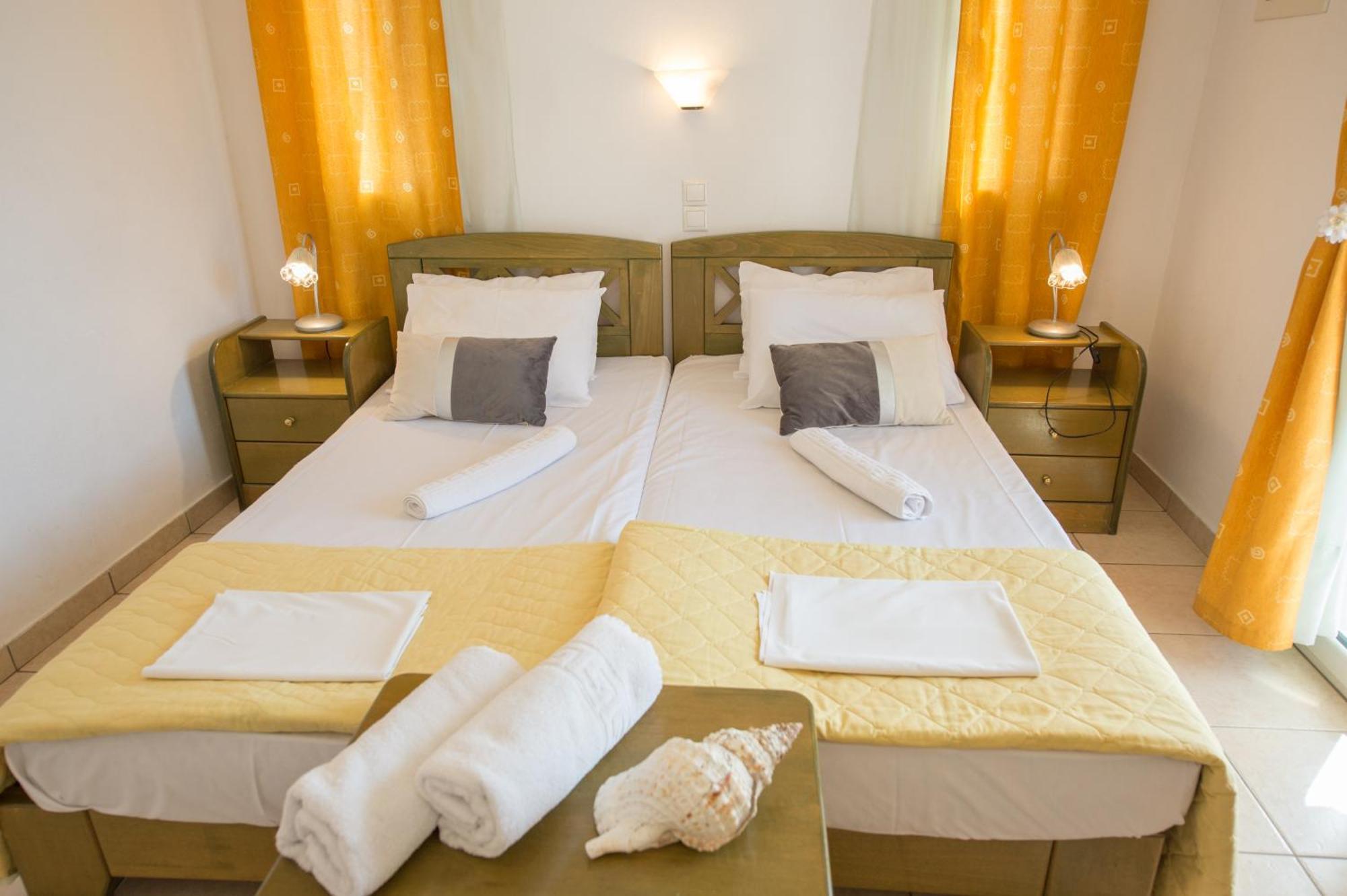 Hotel Avra ネア・エピダヴロス エクステリア 写真